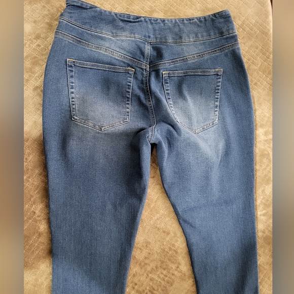 Womens Faith Jeans - Picture 3 of 7